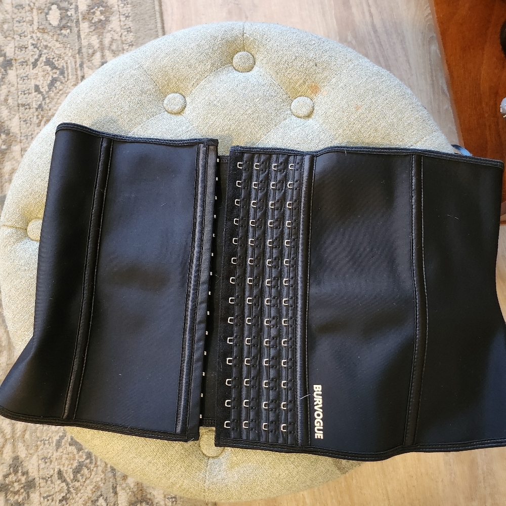 Waist cincher